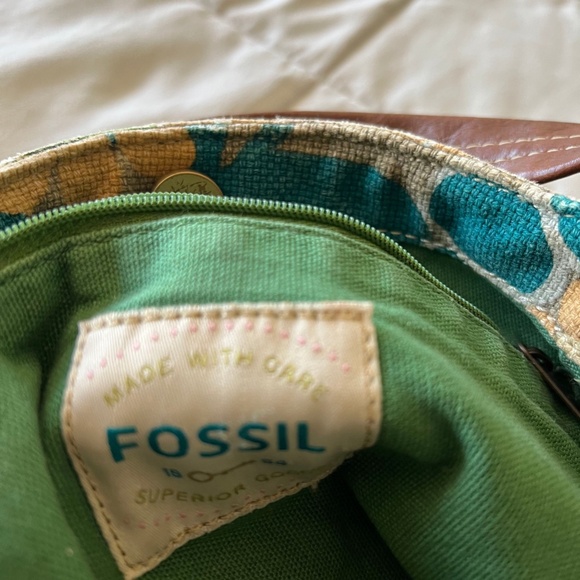 Fossil Canvas Multi-Pattern Shoulder Bag Medium - Picture 9 of 10